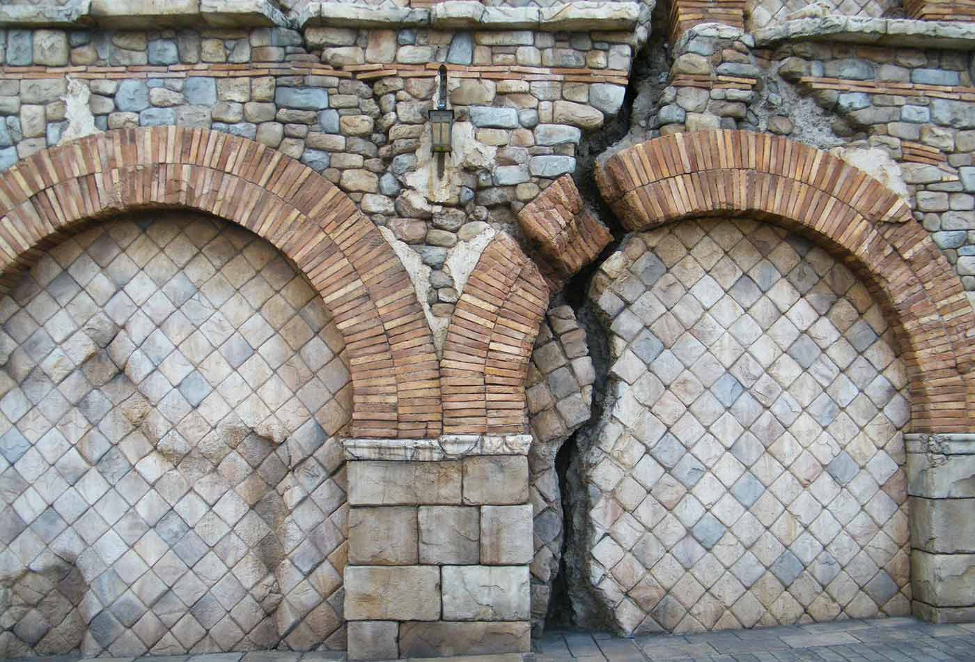 Crack in the Wall@TokyoDisneySea.